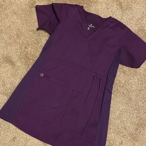 Wonderwink Maternity Scrub Top Size Small. Color Eggplant